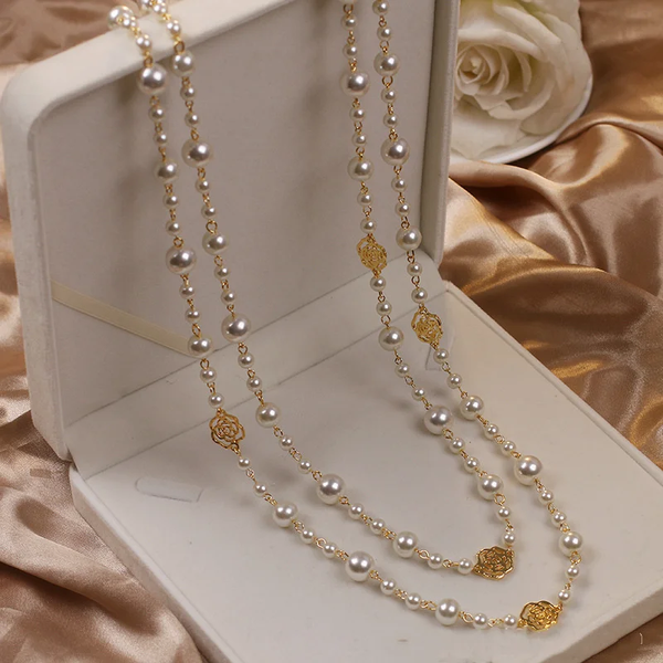 Mercedes - Collier Doré Élégant Perles